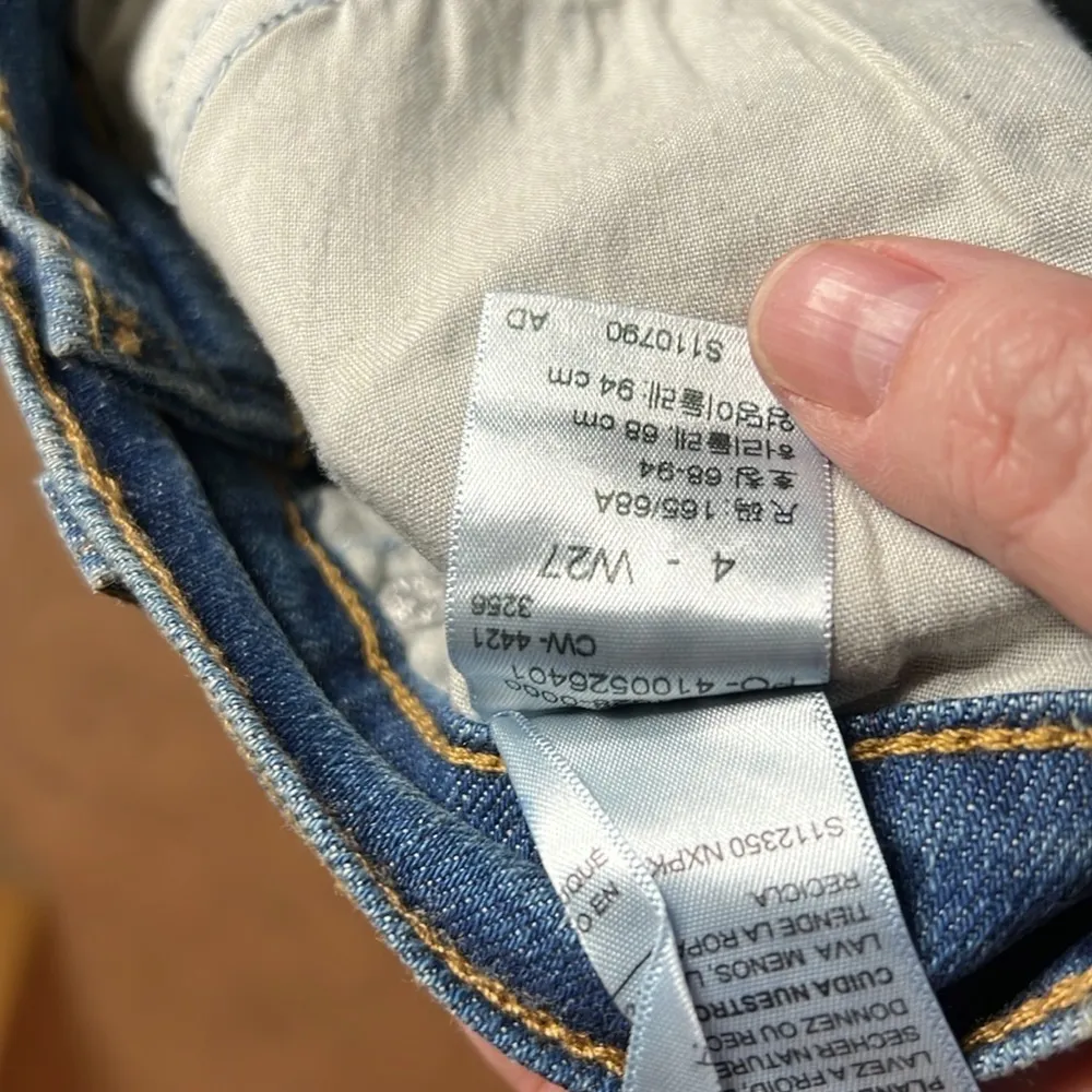 Signature by Levi Strauss & Co. Women's High Rise 3-inch Cut Off Shorts Size 4 - Image 11