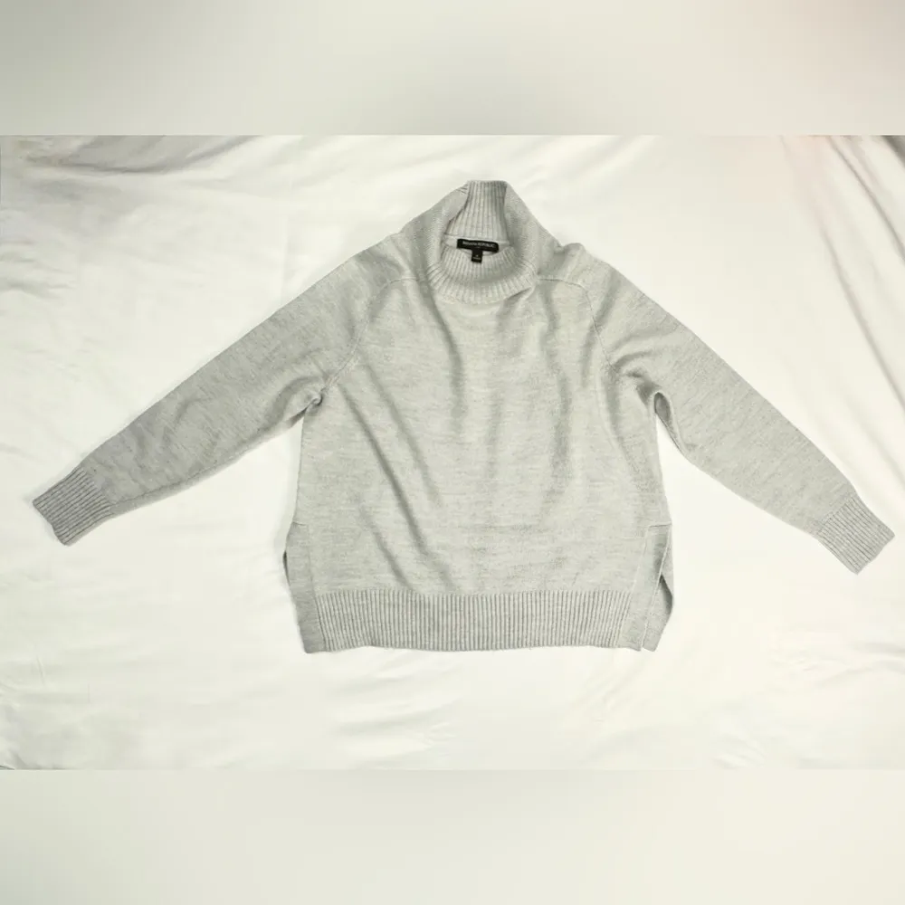 Mock Neck Split Hem Sweater - Light Grey - S - Image 6