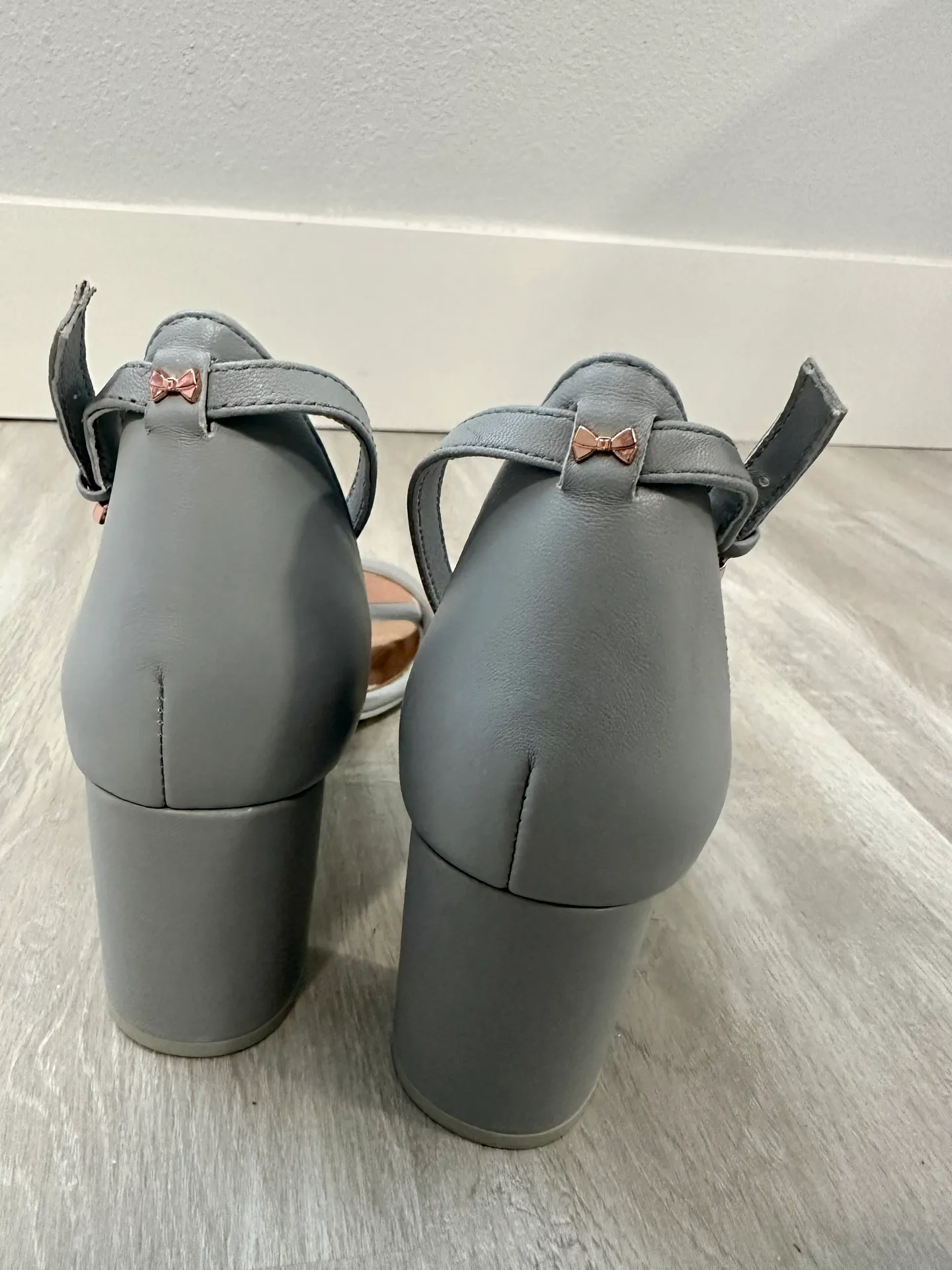 NEW Women's  London Sheah Block Heel Leather Sandals  Sz 39.5 - Image 8