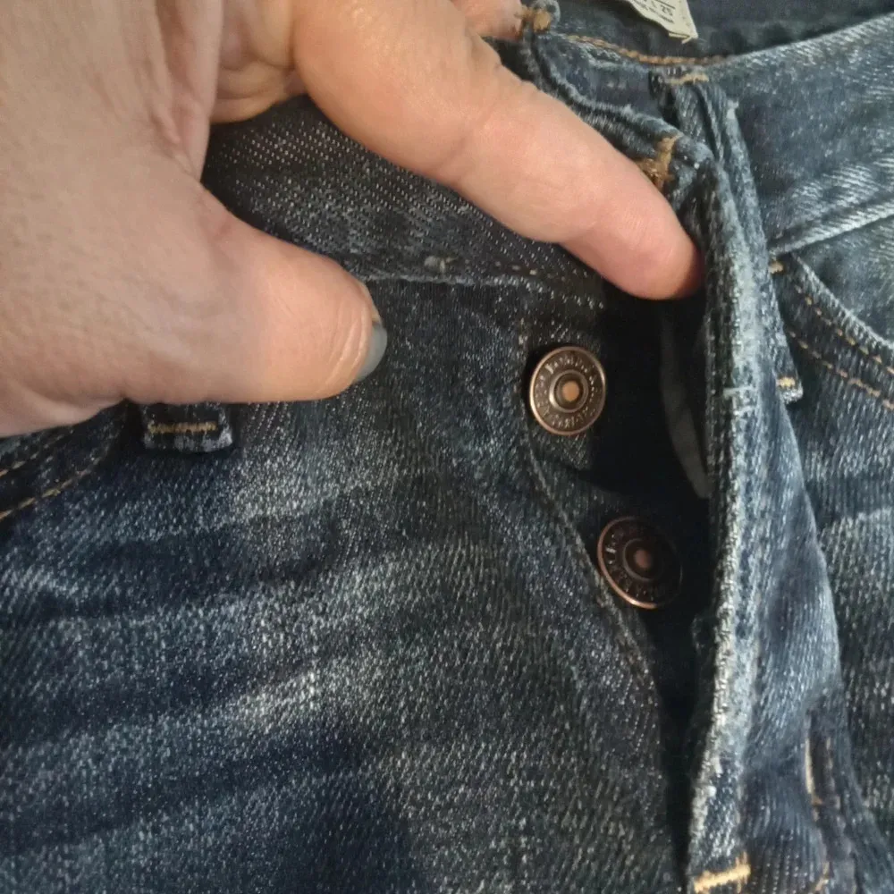 Abercrombie & Fitch boyfriend straight jeans cropped varsity  women's 2R - Image 8