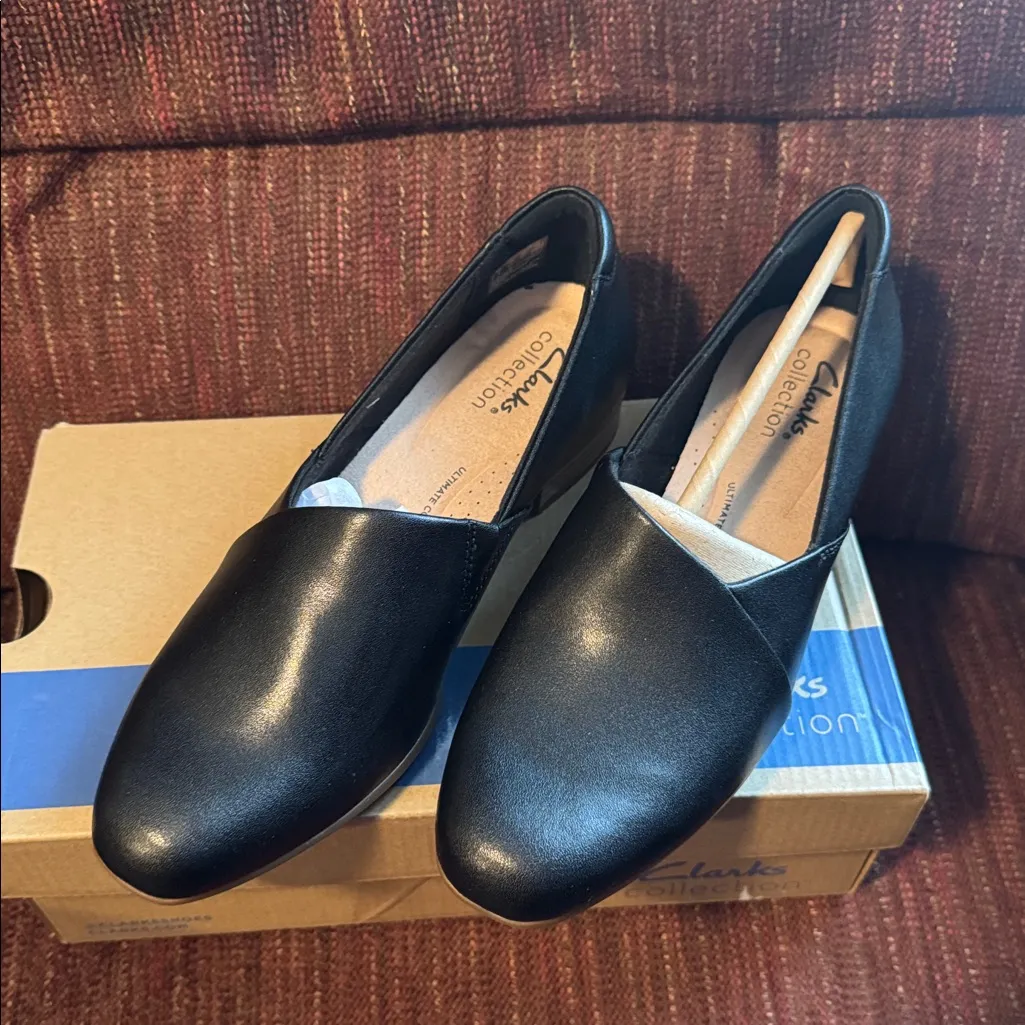 Clarks Women's Juliet Palm Loafer Black Leather 6.5 M NWT NIB - Image 2