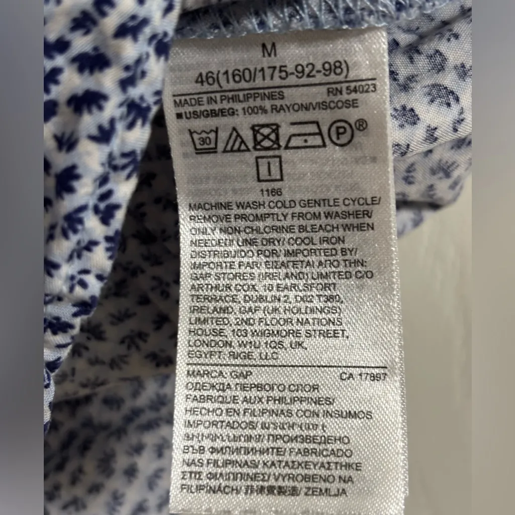 Gap women’s short sleeve floral blouse - Image 4