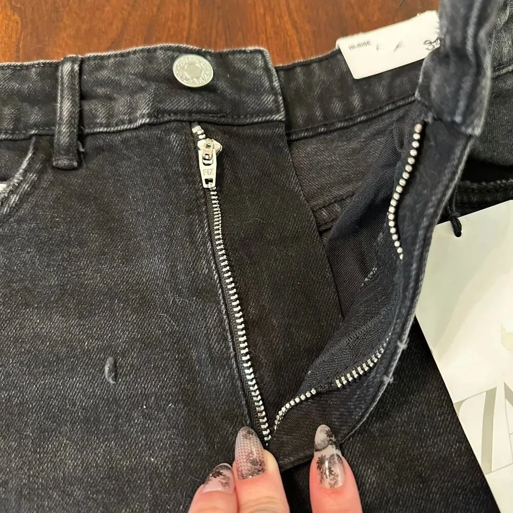 Zara Women's Black Shorts - Image 4