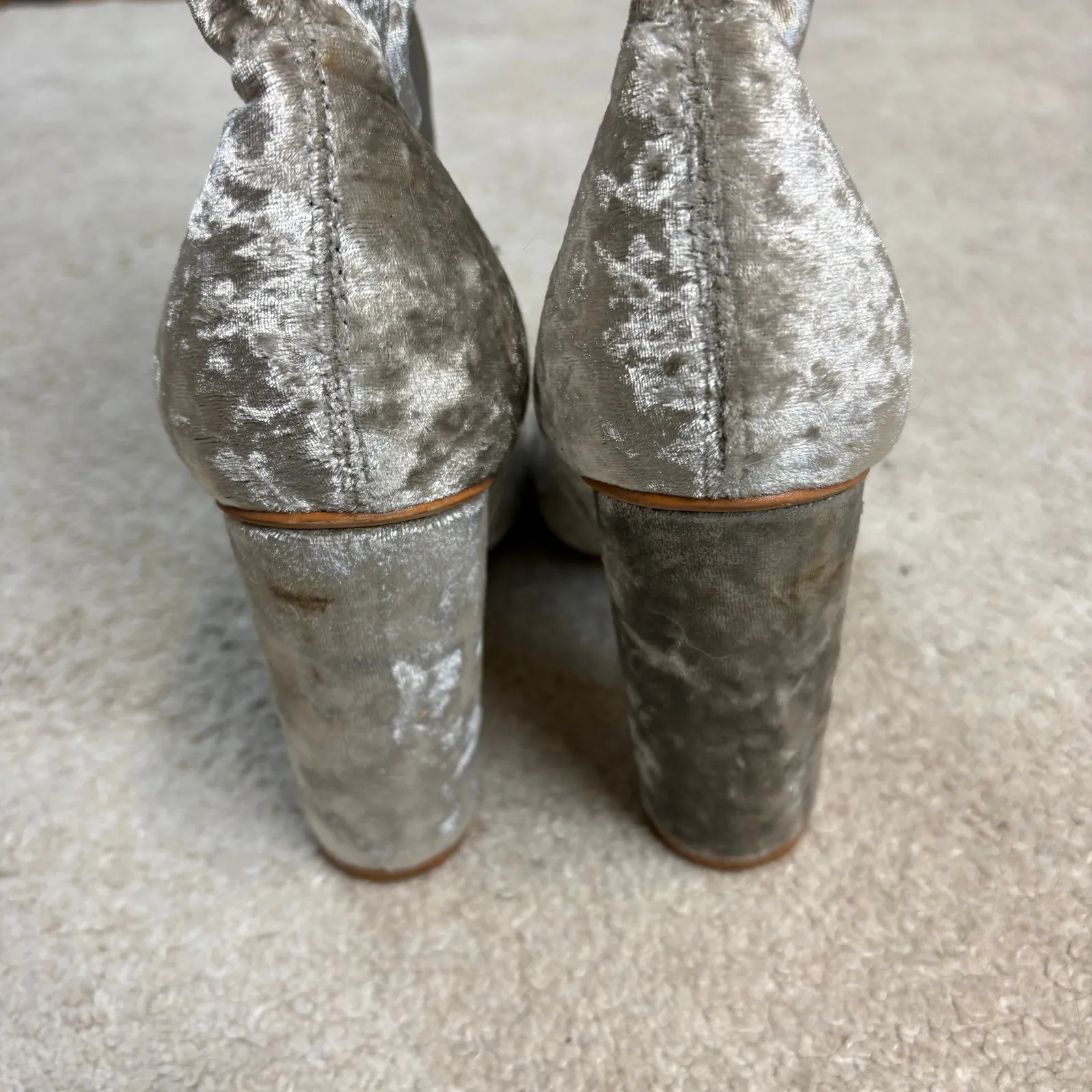 Cape Robbin Paw-27 Crushed Velvet Thigh High Stretchy Boots Silver Size 9 - Image 4