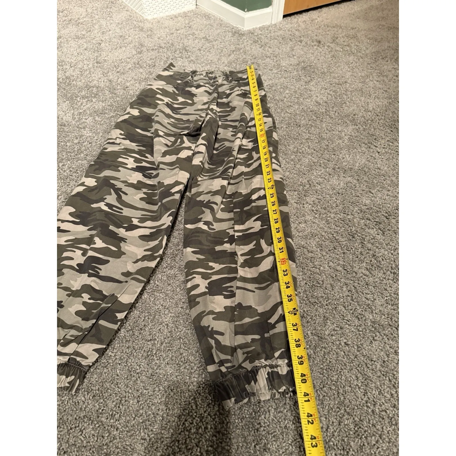 BDG Urban Outfitters Baggy Jogger Army Camo Green Size M Women's - Image 2