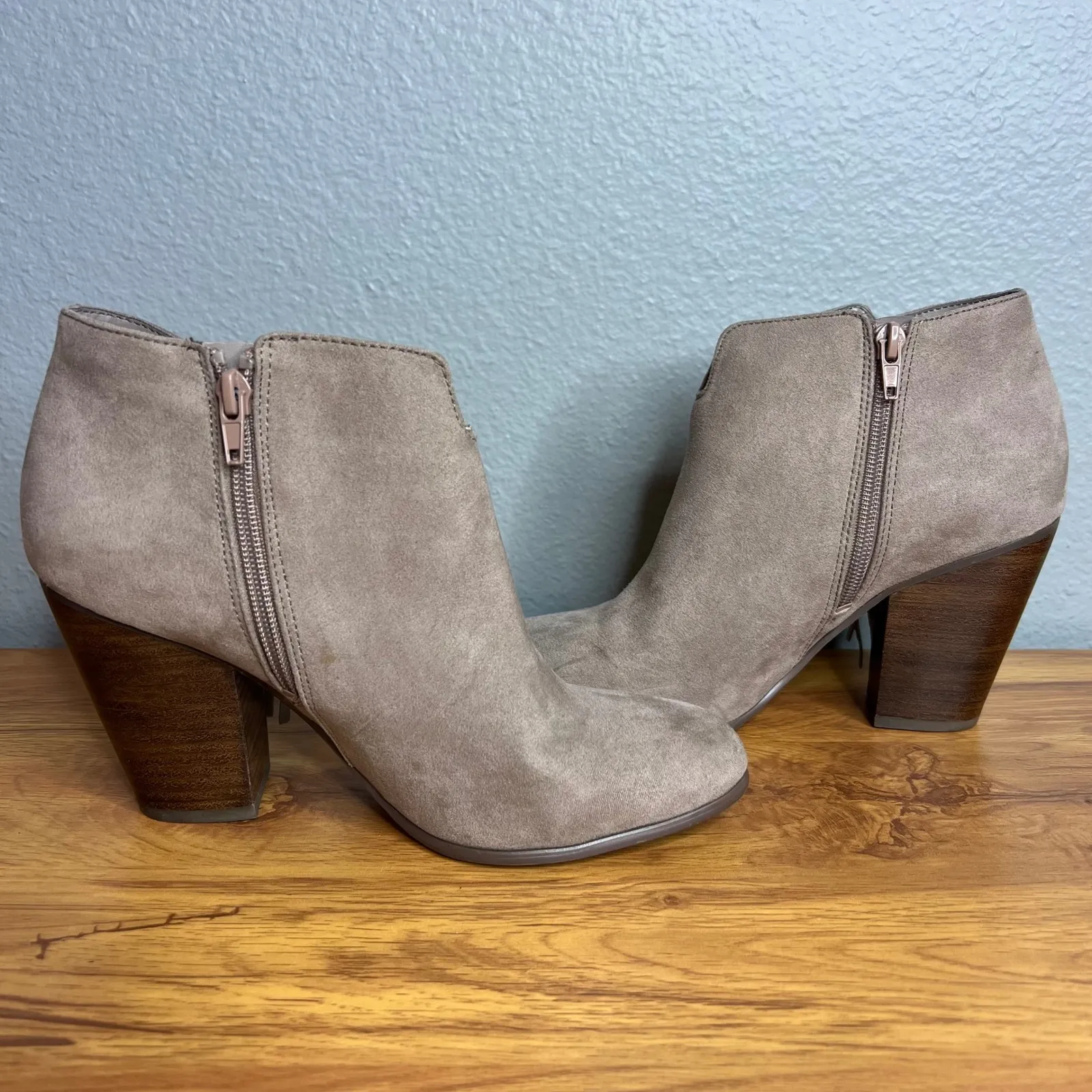 Carlos Santana Suede Western Fringe Ankle Boots Size 8 Boho Bootie Beige Tan - Image 2