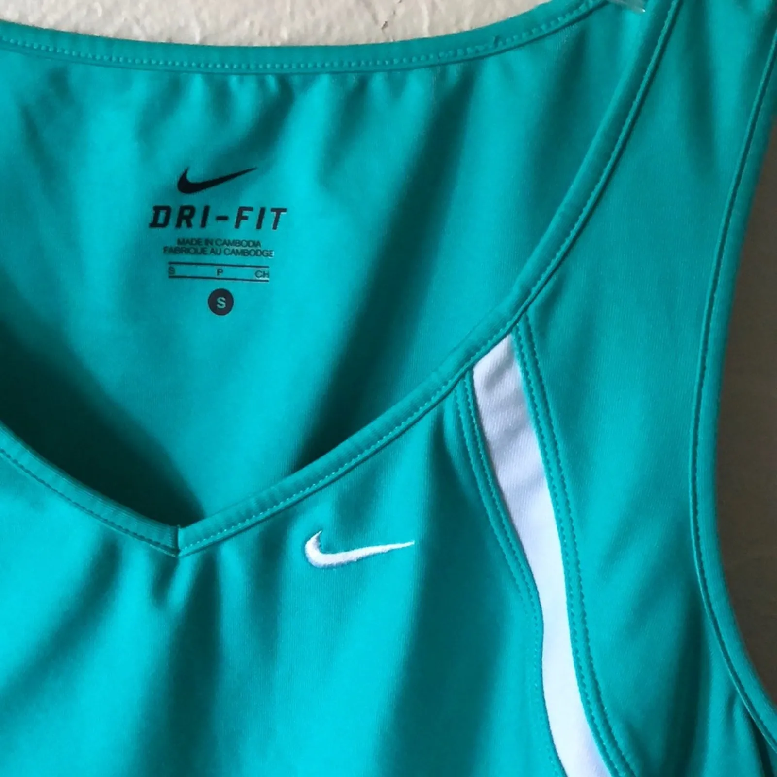 Nike Sleeveless Dri-Fit Tank Top Size S - Image 2