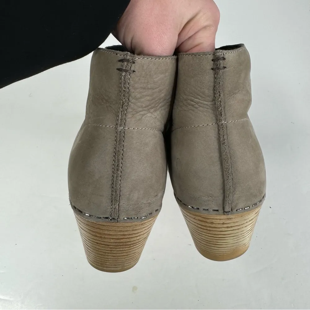 Dansko Maria Beige Leather Ankle Booties Size 42 - Image 4