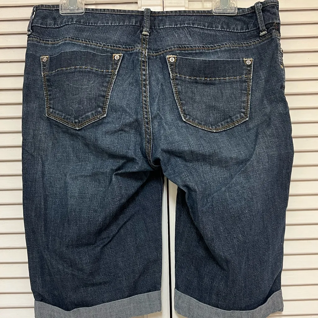 Banana Republic Dark Wash Denim Bermuda Shorts - Size 8 - VGUC - Image 2