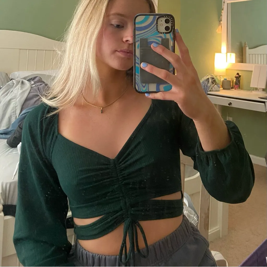 green tie cutout top - Image 2