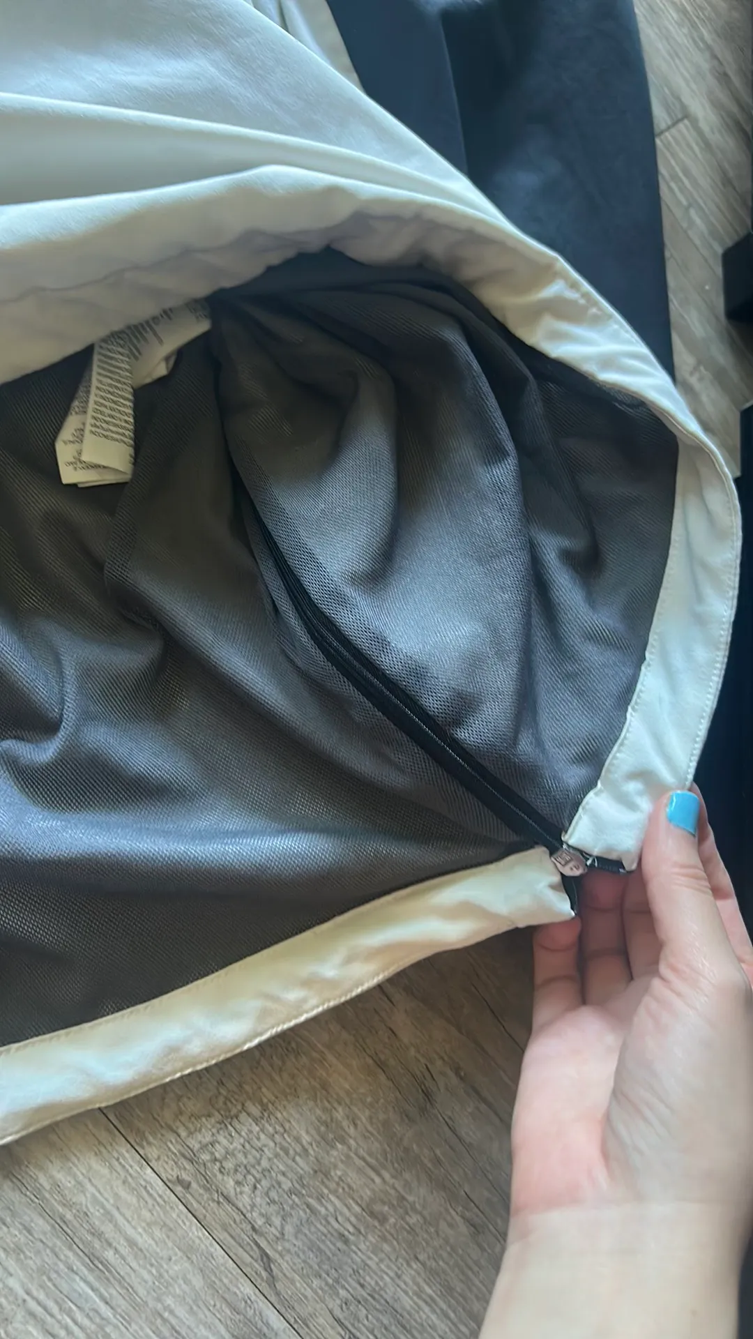 Wind Breaker  - Image 4