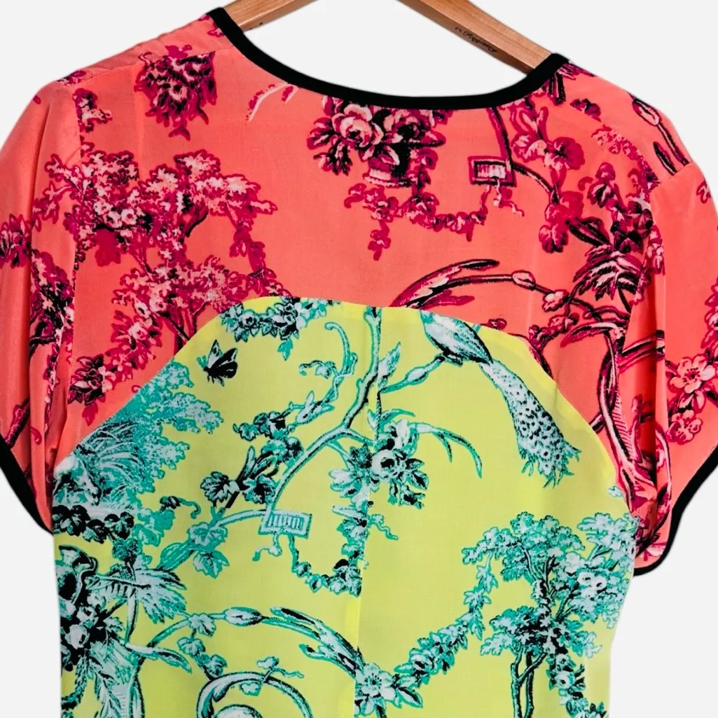 Nanette Lapore 100% Silk Vibrant Pink Yellow Black Baroque Print XS V-Neck Top - Image 3