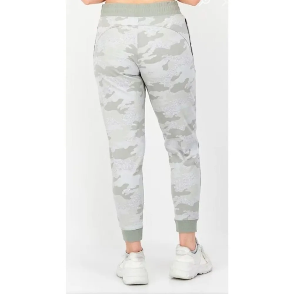 We Wander Women‎ Pull on Camouflage Sweatpants, Light Grey Combo Size Medium Gray - Image 4