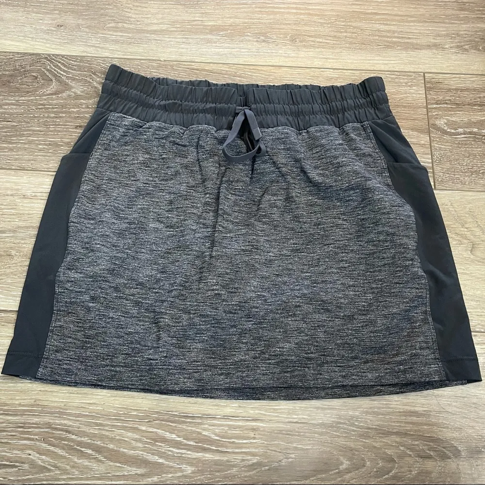 Athleta excursion skort skirt with‎ pockets size small - Image 3