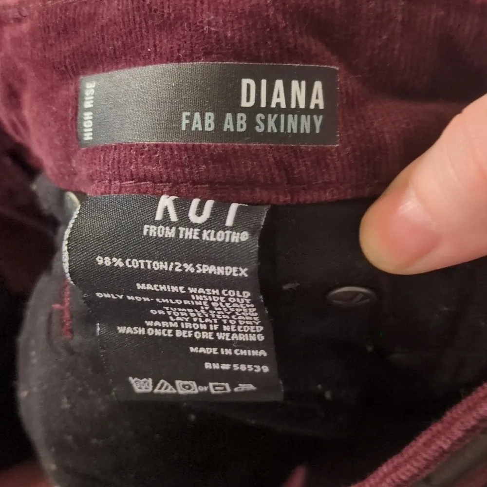 Kut from the kloth Diana fab ab skinny purple corduroy jeans size 00 - Image 3