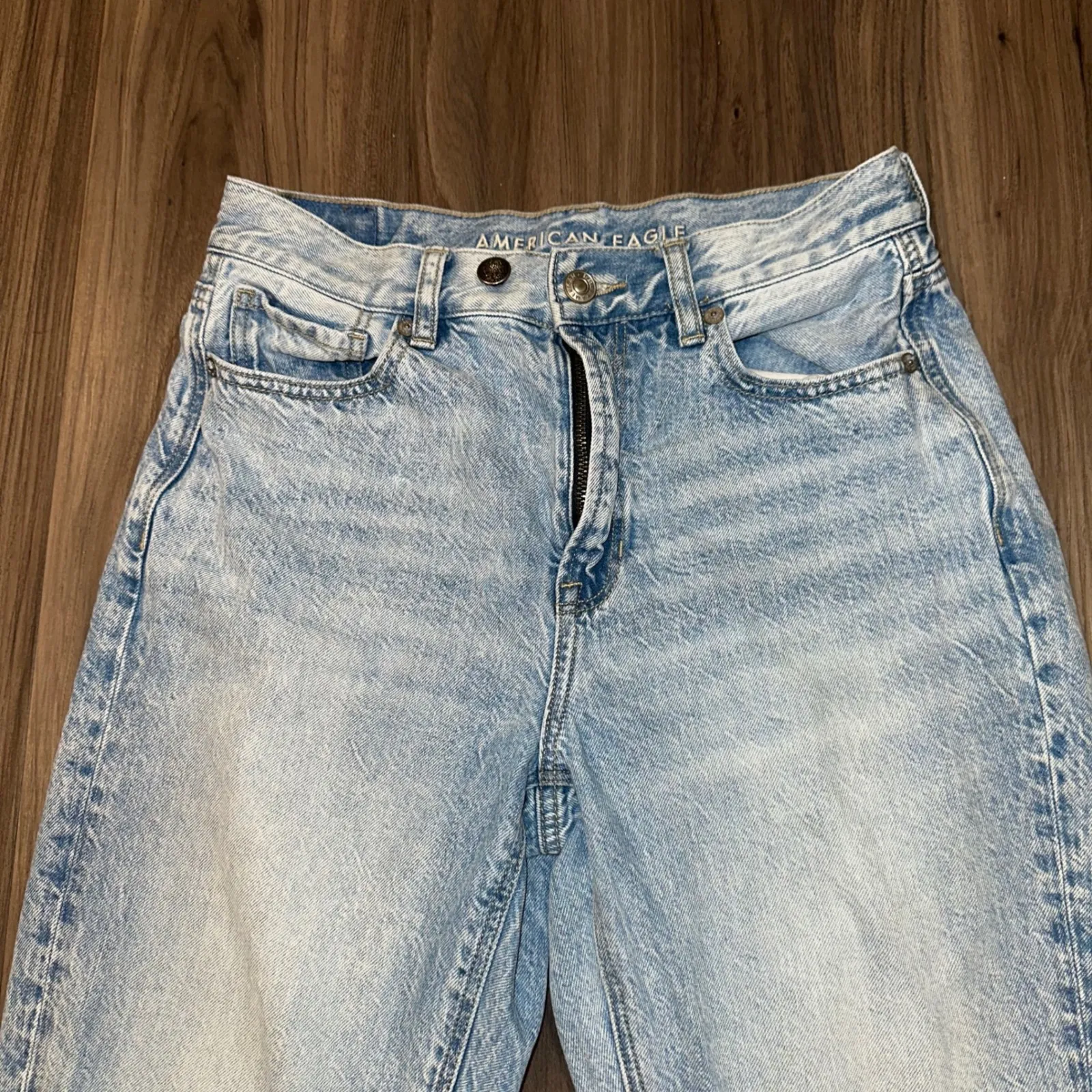American Eagle Mom Jeans 2 Short Distressed High Rise —‎ Extra button Size undefined - Image 2