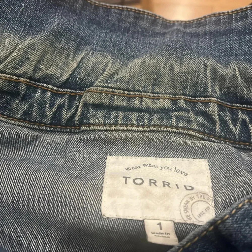 distressed denim jacket size 1 (14-16 or 1X) - Image 3