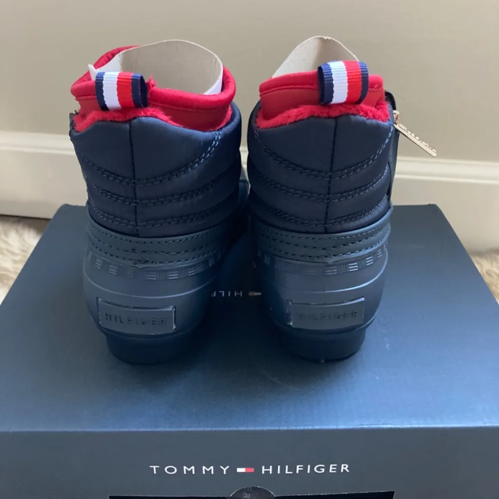 New Tommy Hilfiger boots size 5 - Image 3