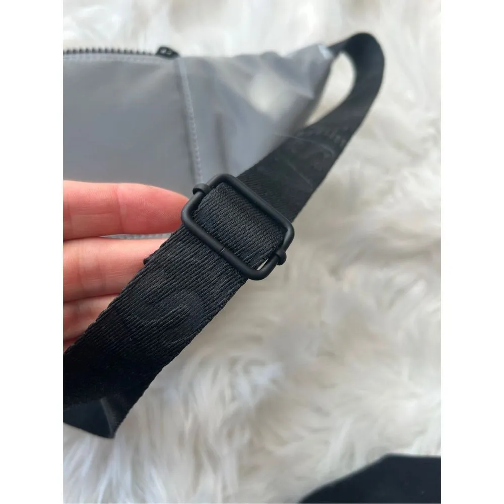 Victoria’s Secret belt bag/fanny pack, grey color reflective adjustable straps N - Image 6