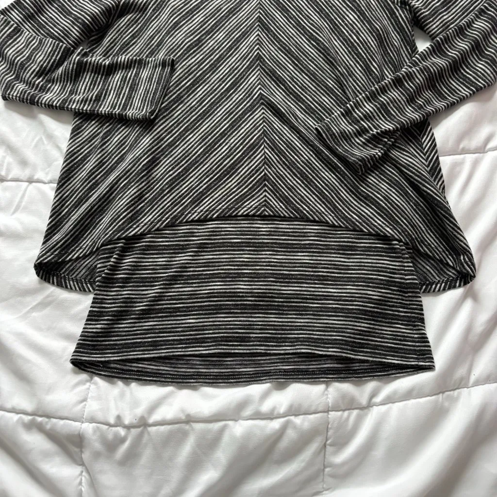 White House Black Market Striped Knit Tunic Black Womens Size Medium Long Sleeve - Image 5