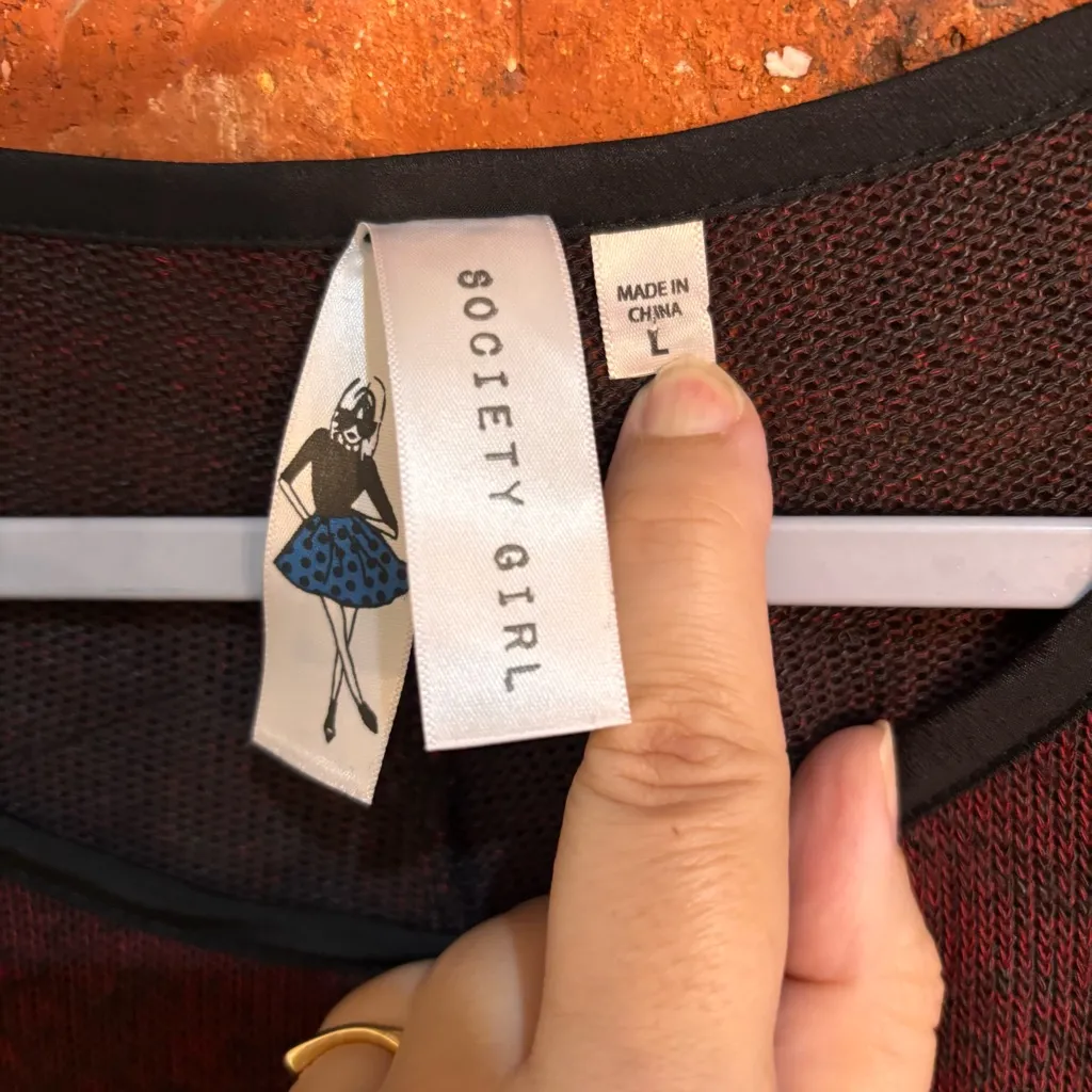 Society Girl womens lightweight sweater with and lace trim burgundy/black L - Image 4