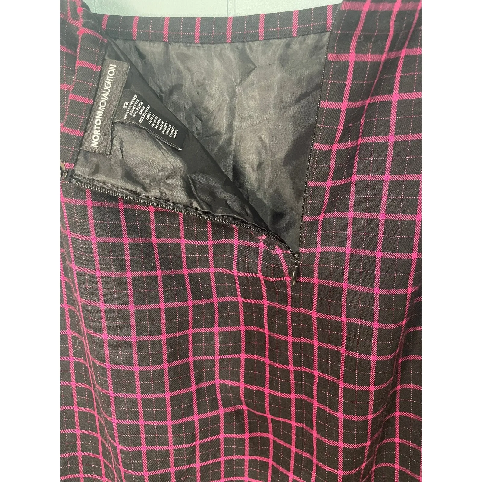 Norton McNaughton Black Pink Plaid Midi Skirt‎ Fringe Buckle Detail Size 12 - Image 4