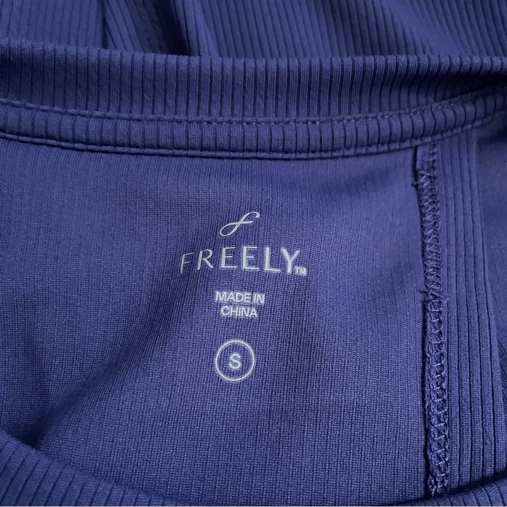 Freely Active Blue Tank Top Size Small - Image 3