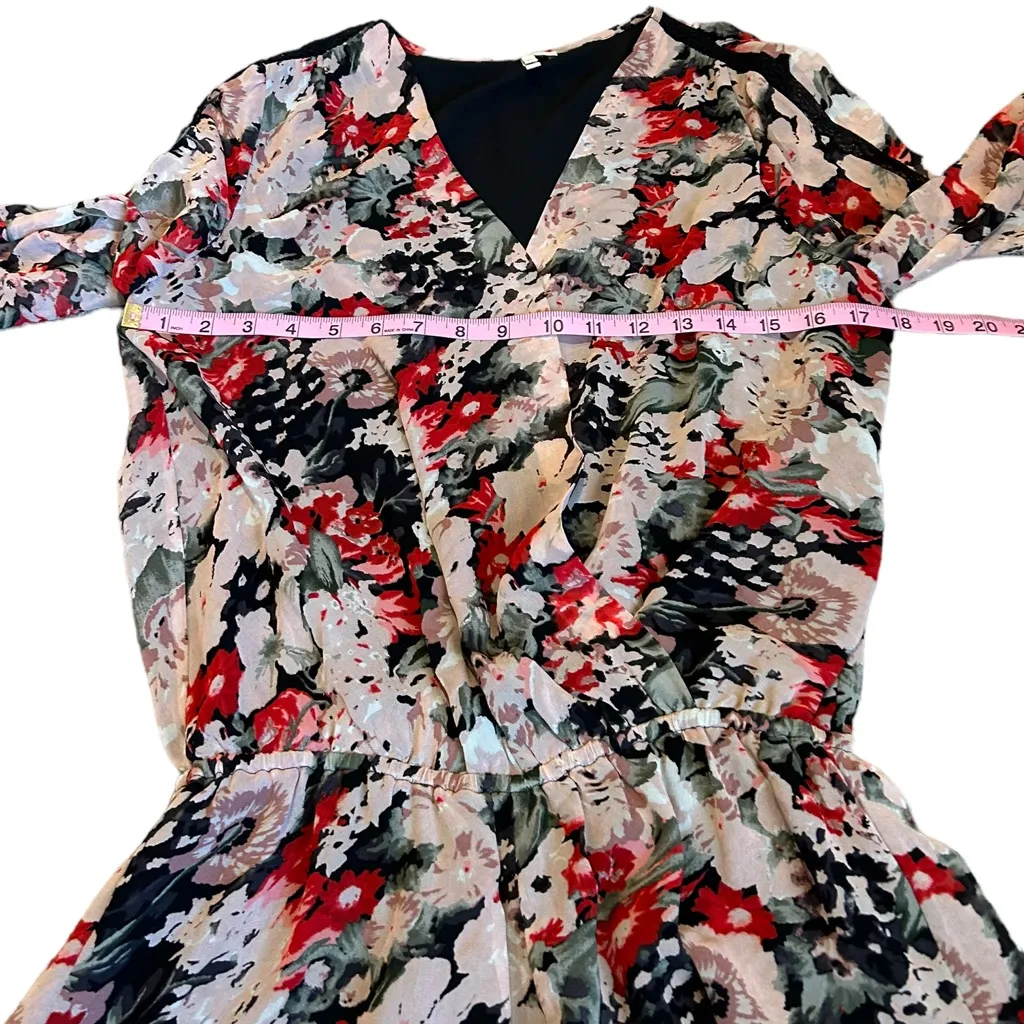 3/$15 JOIE floral romper - Image 2