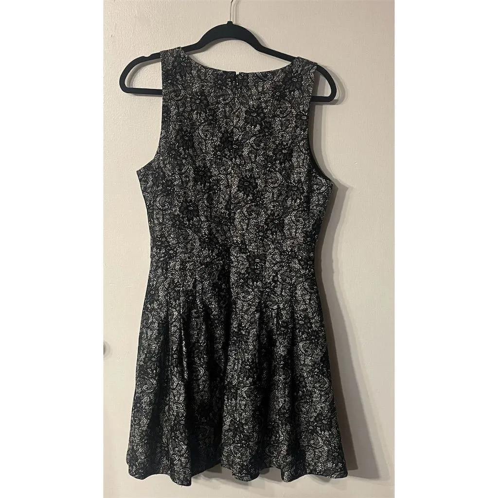 Banana Republic Petite Lace Black Fit-and-Flare Formal‎ Dress Size 12 - Image 5