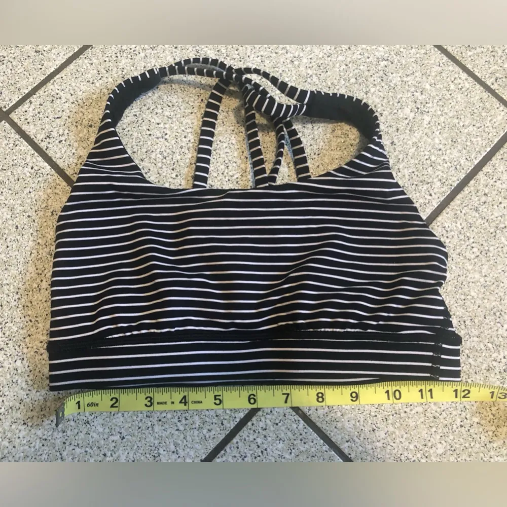Lululemon  Athletica Energy Sports Bra in Mod Stripe Black White Size 4 Racerback - Image 10