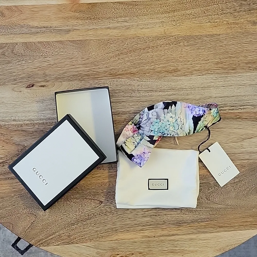 NIB Gucci Hortensin Duchesse Silk Hydrangea Floral Headband-Blue - Image 6