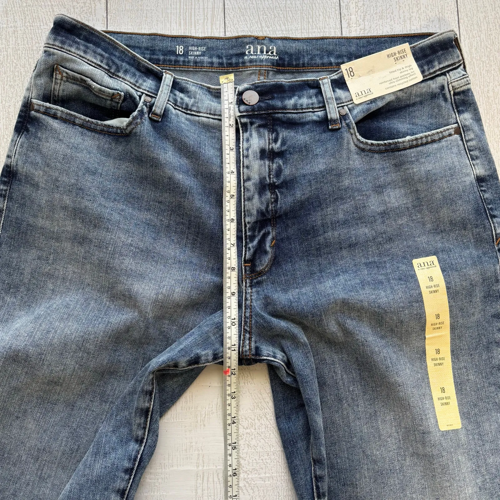 a.n.a. A New Approach High Rise Skinny Jeans NWT Size 18 Stretch Denim Blue - Image 4