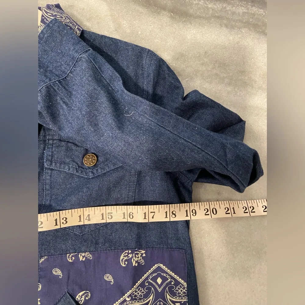 NWOT Gunit Fashions Size S Blue Denim Button Down Shacket Paisley Bandana Top - Image 9