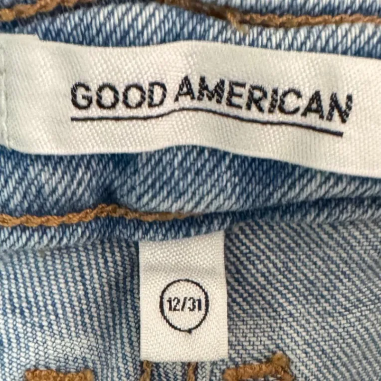 GOOD AMERICAN High Rise Denim Shorts Frayed Hem Light Wash Size‎ 12 - Image 3