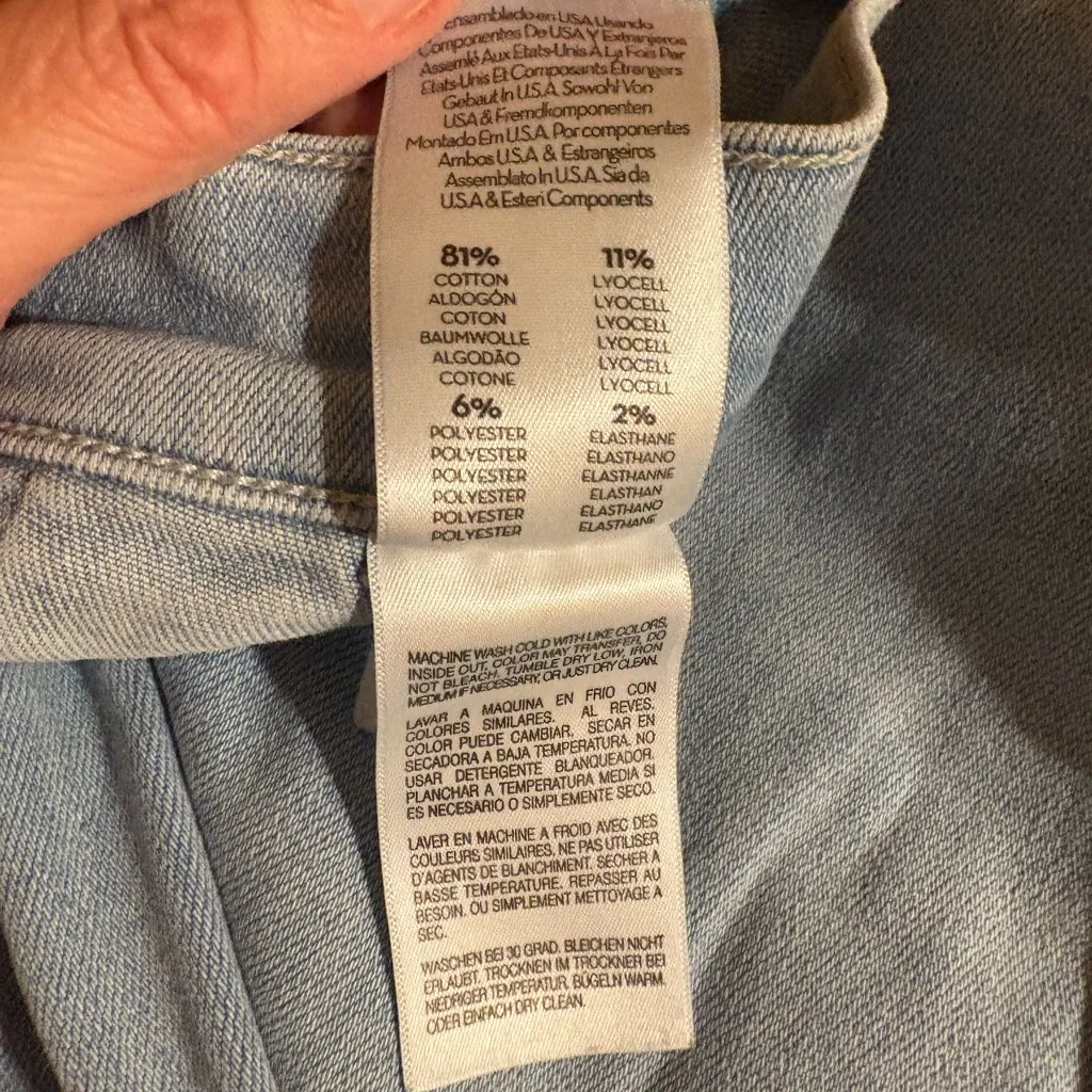 Mother The Wrapper Patch Springy Ankle Jeans in Chill Pill - Image 11