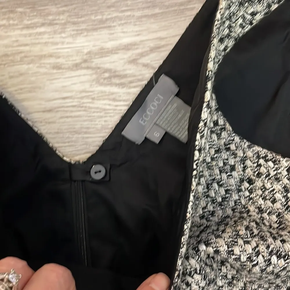 Eccoci Black, Tan & White Tweed Midi Sleeveless V - Image 8