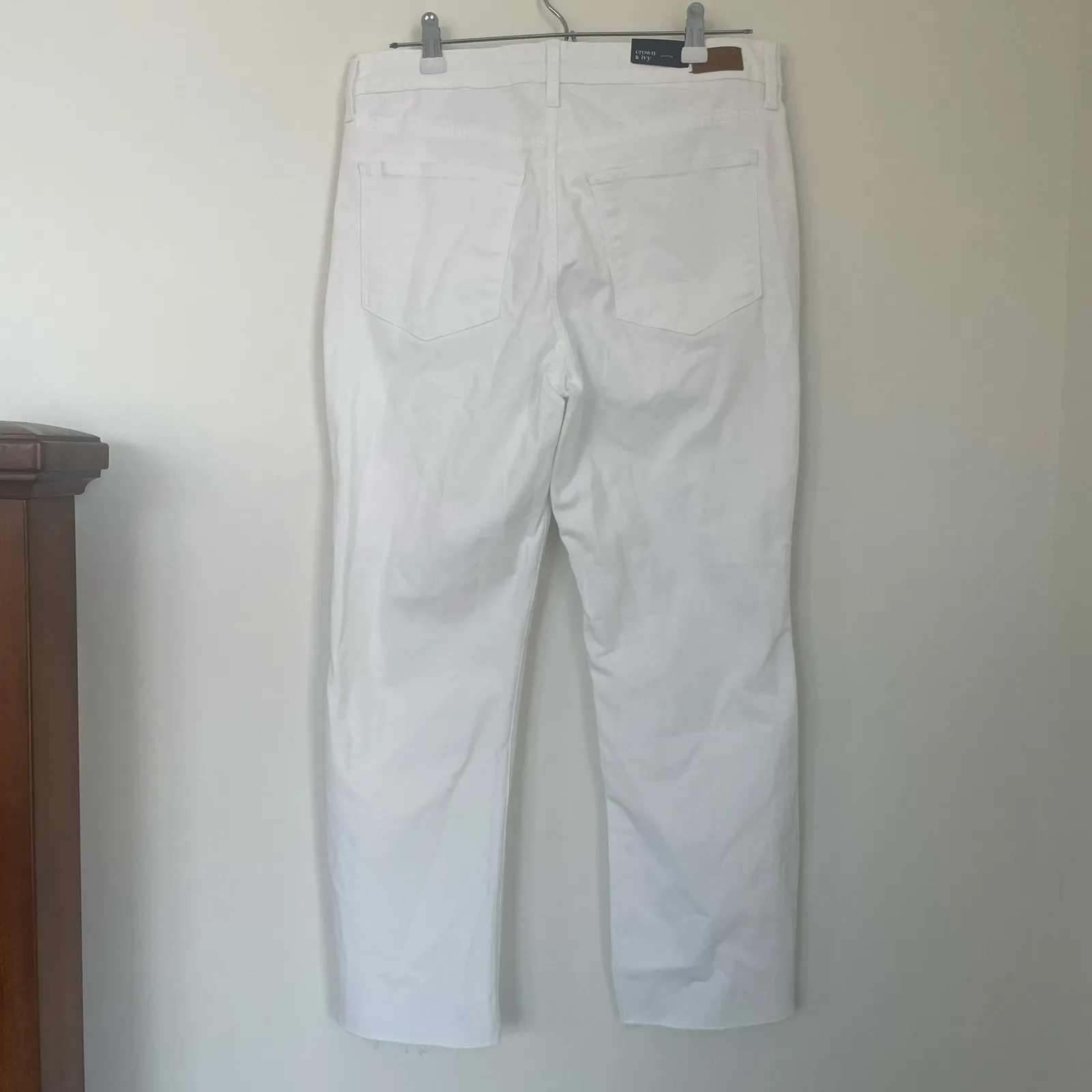 NWT Crown & Ivy High Rise Flare Cropped Jeans White size 8 - Image 2