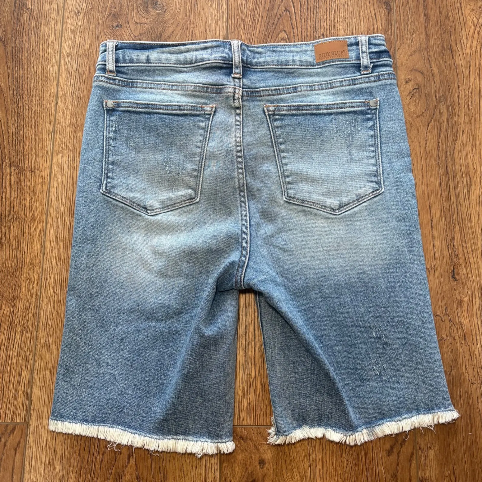 Judy Blue Cut Off Jean Shorts Denim Bermuda Shorts Frayed Hem Blue Womens L - Image 9
