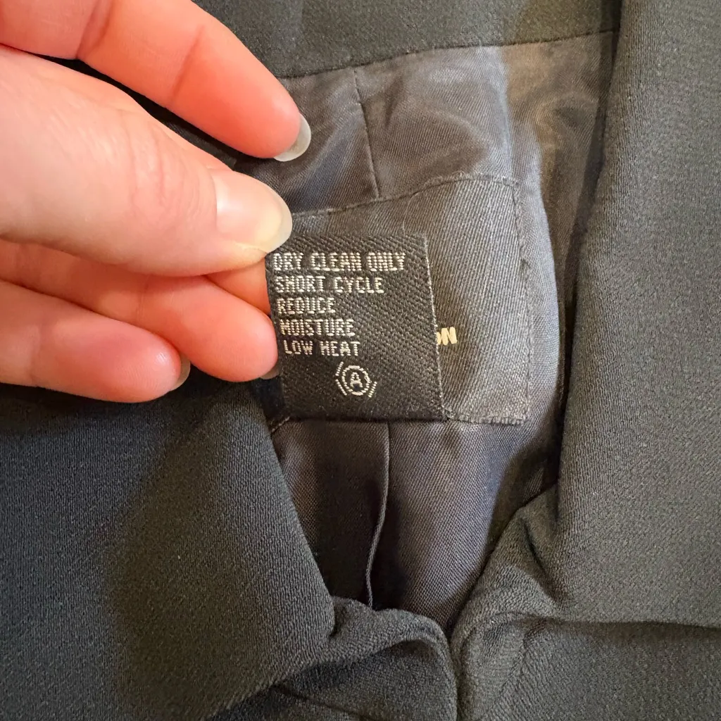 Doncaster DD Collection Black Ruffle-Cuff Blazer Jacket – Size 10 – Officewear - Image 6