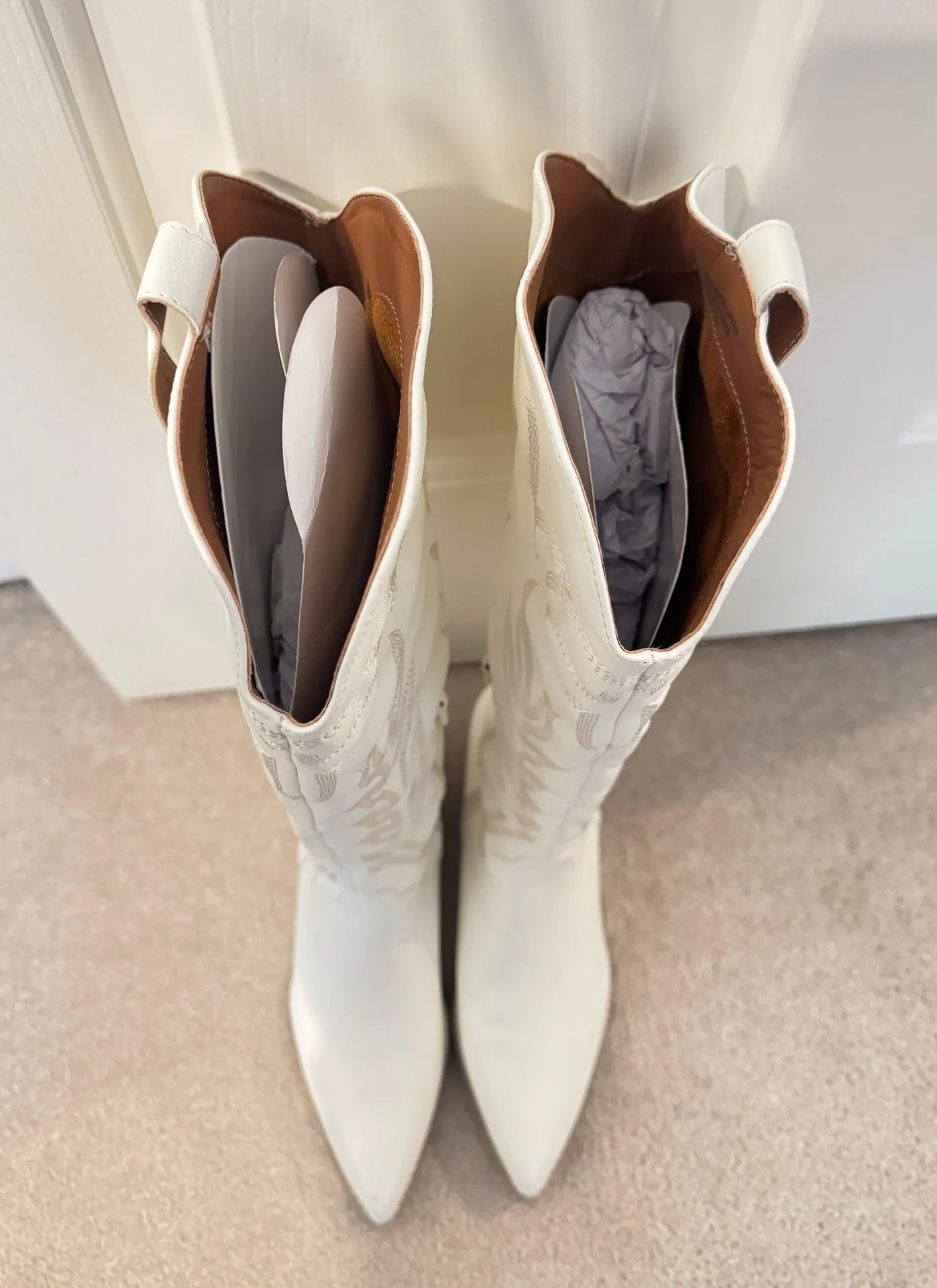 Cow Girl Boots White Size 8 - Image 2