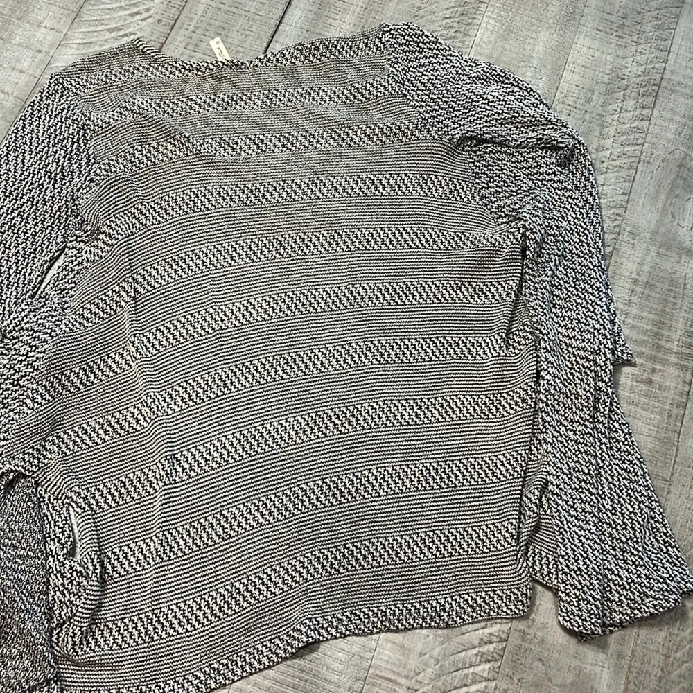 3/ $25 Final Touch lightweight cardigan in GUC - Image 4