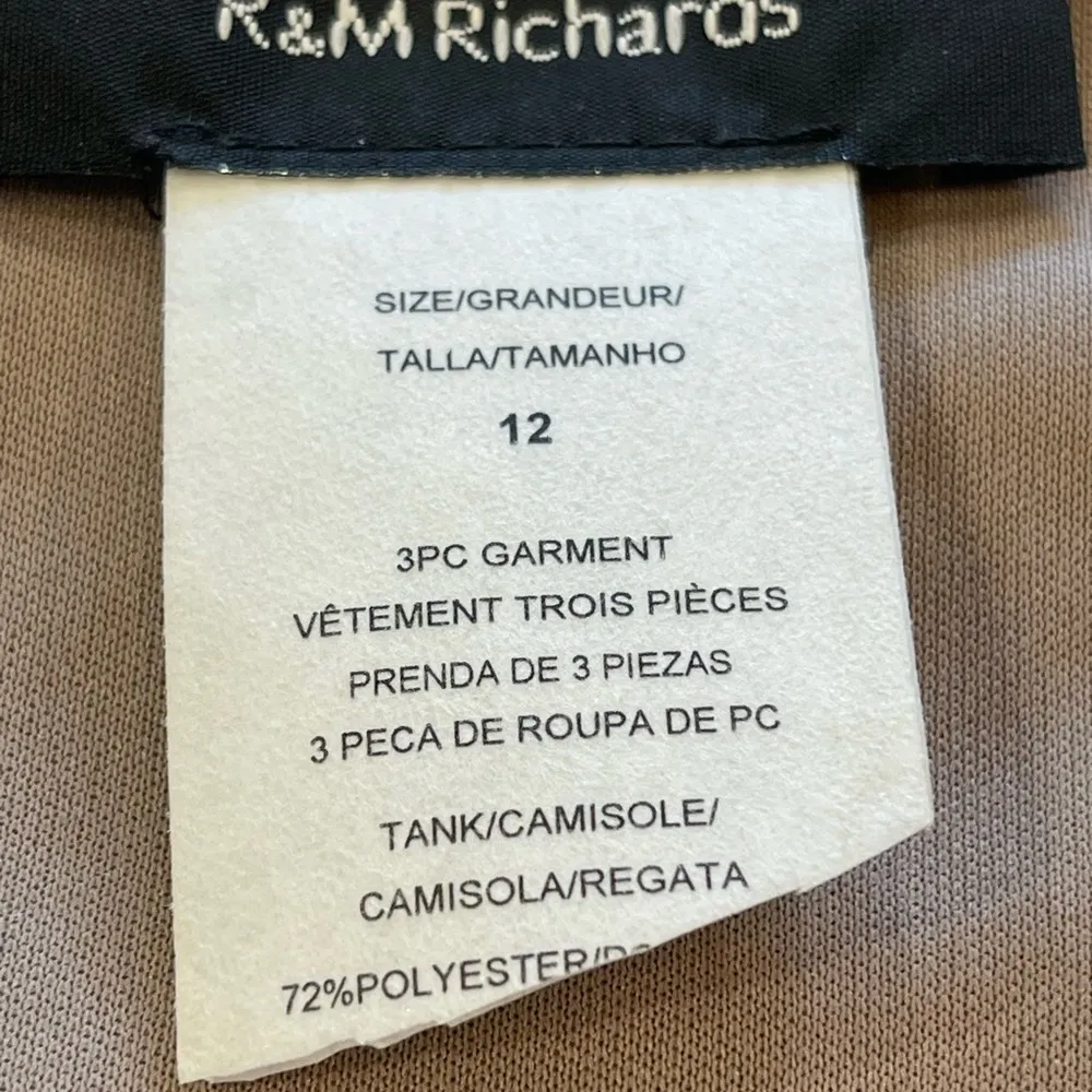 Elegant Gold Lace Women's Top - Image 4