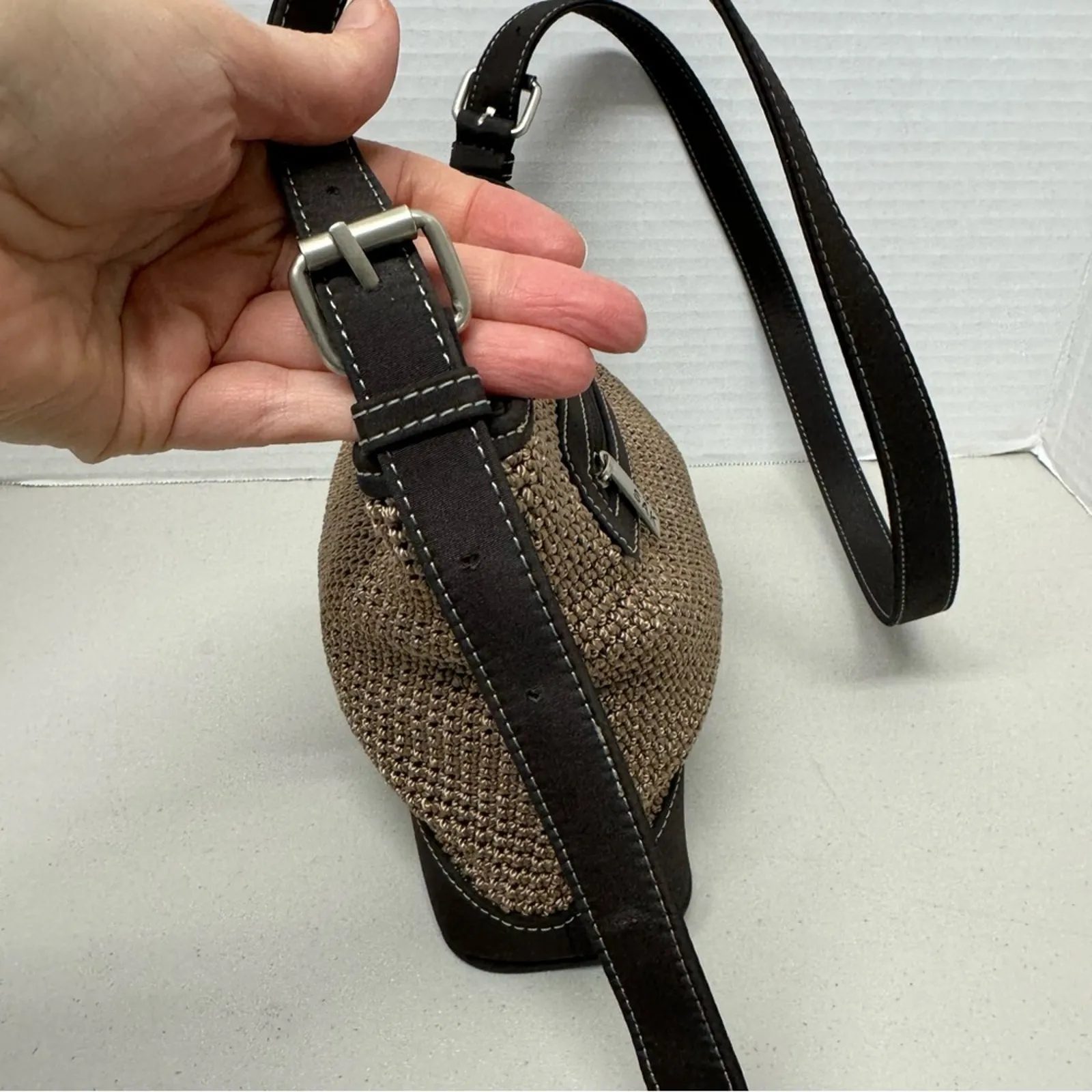 The Sak Brown Tan Crochet Crossbody Handbag Boho Classic Festival Casual - Image 3