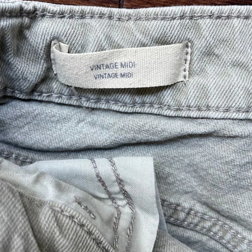 Universal Thread Goods Co Womens Distressed Cutoff Shorts Vintage Midi Sage Gree - Image 4