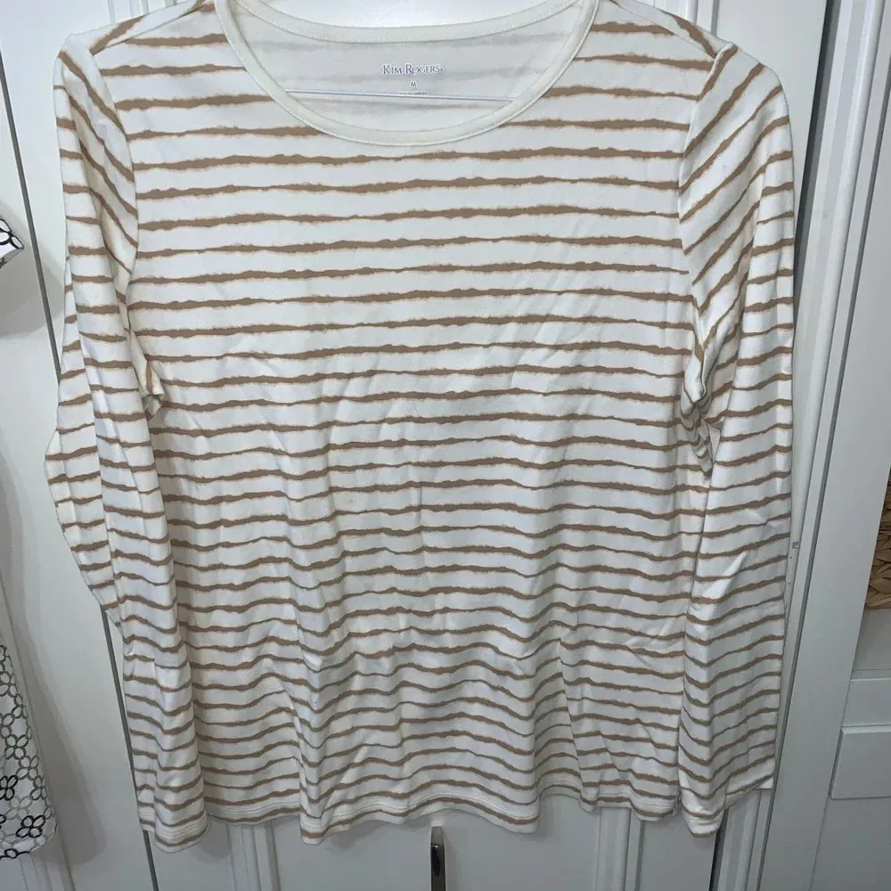 Kim Rogers set 2 ivory cotton print‎ tees Medium - Image 5