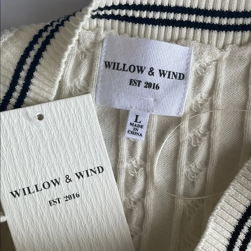 Willow & Wind White Cable Knit Skirt Set with Black Trim Size L - Image 5