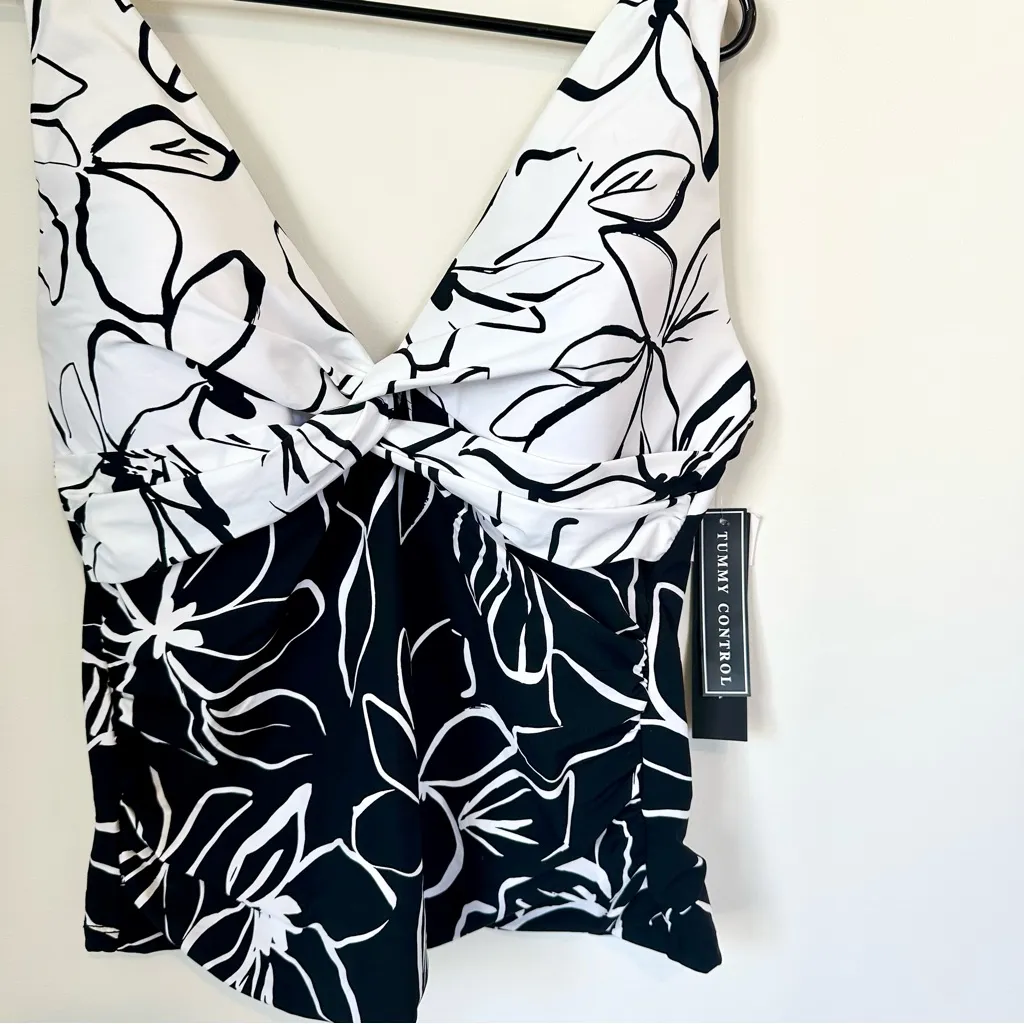 NWT La Blanca Moonlit Silhouette Black Twist Front Tankini Swim Top - Size: 14 - Image 3