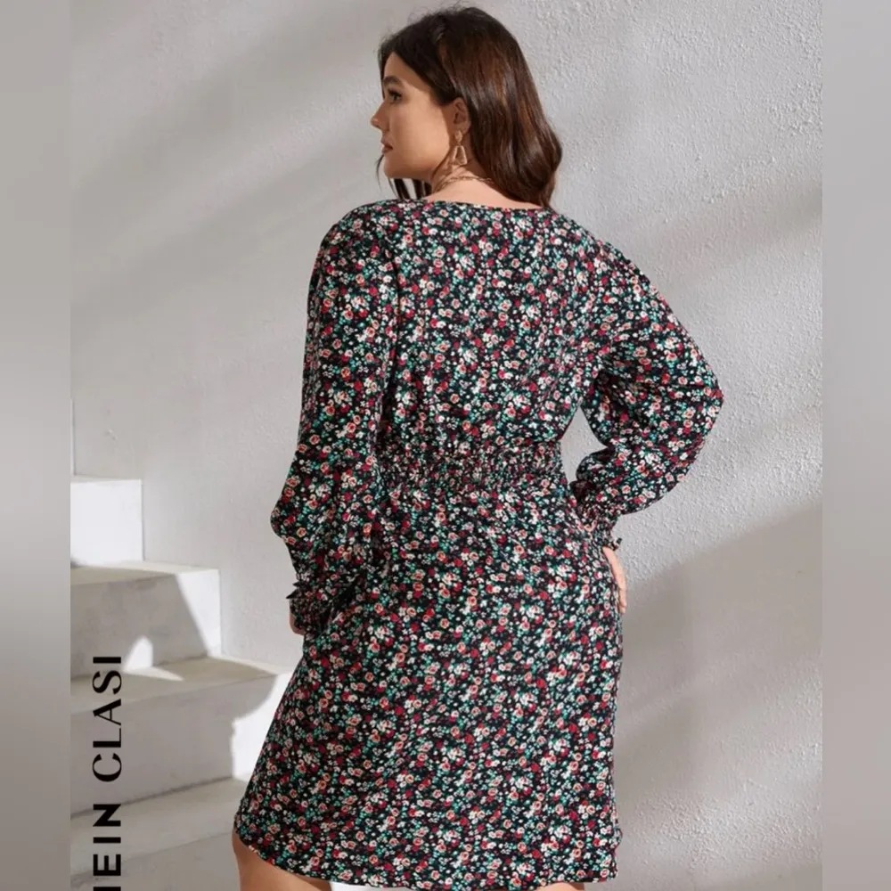 SHEIN Clasi Plus Ditsy Floral Print Shirred Waist Dress - Image 4