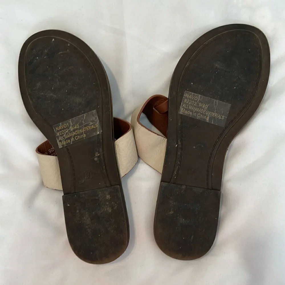 Seven7 size 9 cream and tan faux leather flip flops sandals EUC No box - Image 8