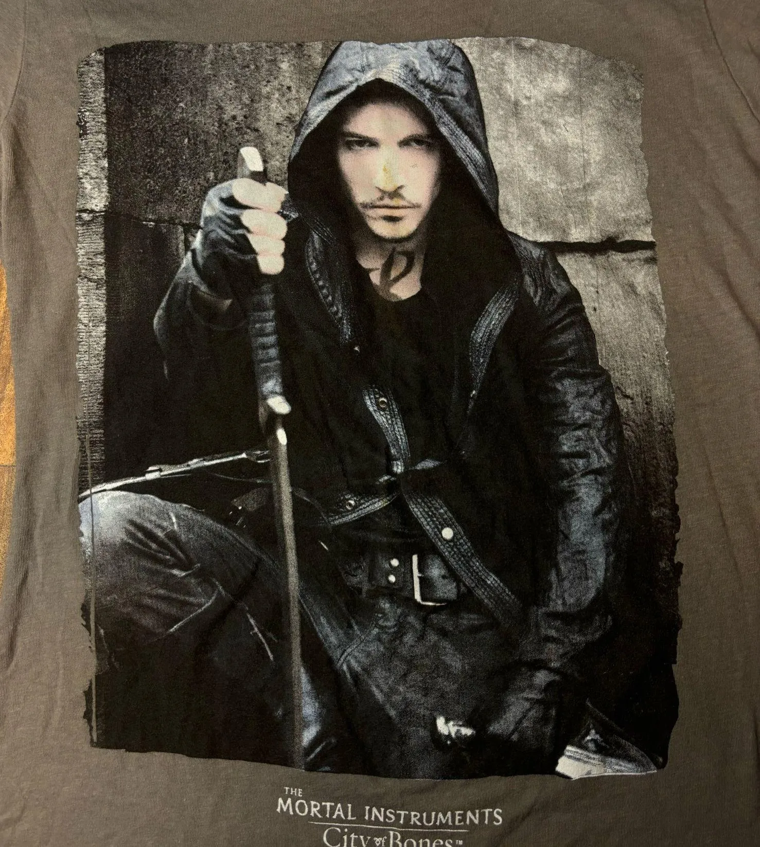 Mortal Instruments Tshirt Gray Size M - Image 2